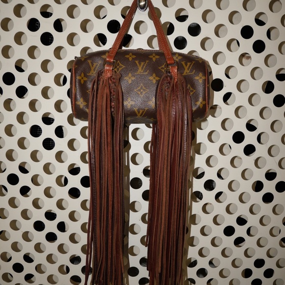 Louis Vuitton - Picture 2 of 6